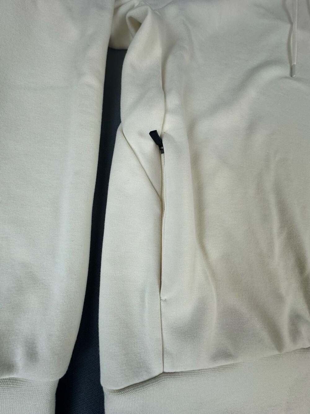 Nike Dri-Fit Mini Swoosh Cream Pullover Hoodie Men's Size Medium - Picture 4 of 13